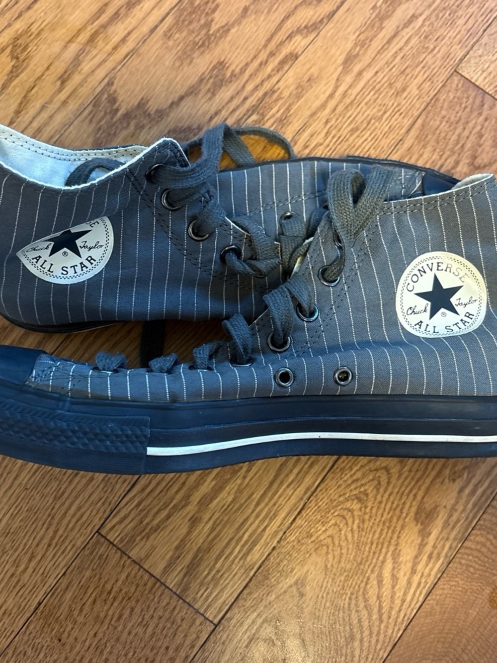 Converse Men's Low Top Pinstripe Sneakers - Gray